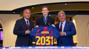 Barcelona anuncia a contratação de Gordon, atacante de R$ 467 milhões