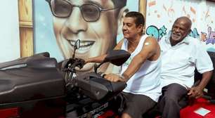 Zeca Pagodinho participa de gravações de sua cinebiografia no RJ