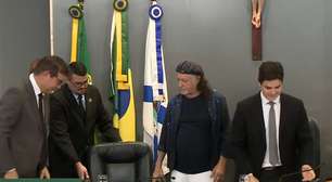 Câmara de Fortaleza toca música de Zé Ramalho durante homenagem a Alceu Valença