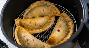 Como fazer pastel na Air Fryer com massa pronta e recheio simples