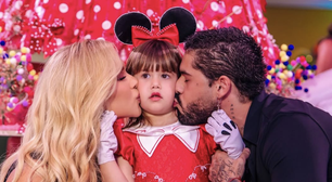 Zé Felipe faz chamada de vídeo com Virginia para o aniversário da filha