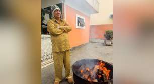 Zeca Pagodinho surge de pijama presenteado por Seu Jorge para enfrentar frio no Rio e brinca com Mariana Gross
