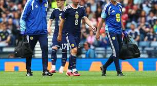 Destaque da Escócia sofre lesão no joelho e está fora da Copa do Mundo; seleção enfrenta o Brasil na fase de grupos