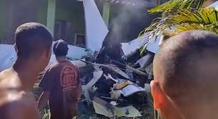 Avião de pequeno porte cai sobre casa em Nova Iguaçu (RJ); piloto morreu