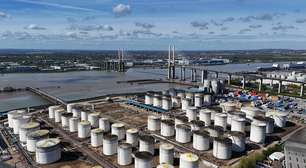 UE avalia congelar teto de preço do petróleo russo, diz mídia
