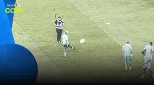 Fora de combate, Neymar não resiste, vai a gramado e chuta bola no Maracanã