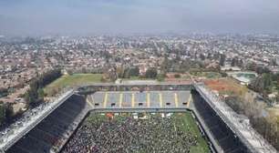 Mais de 8 mil torcedores lotam estádio no Chile para troca de figurinhas da Copa