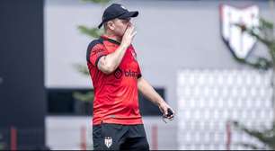 Passado pelo Atlético-GO, Louzer pega desafio urgente na Série B