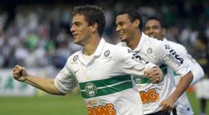 Ex-Coritiba, zagueiro é convocado e vai disputar a Copa do Mundo
