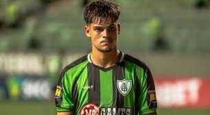 Vasco acerta chegada de lateral-esquerdo e intensifica reformulação no elenco