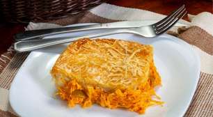 Torta de frango fit com massa que derrete na boca: receita prática para refeições equilibradas