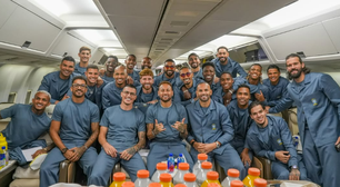 Uniforme de viagem da Seleção para Copa nos EUA vira alvo de piadas: 'Parece de internato'