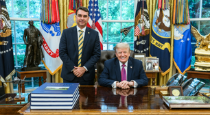 Trump publica foto ao lado de Flávio Bolsonaro