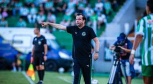 Goiás liga alerta com gigante da Série B procurando Daniel Paulista e podendo perder técnico