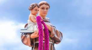 5 simpatias de Santo Antônio para atrair e fortalecer o amor