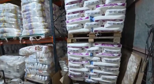 Polícia faz operação no RJ contra grupo que obrigava comerciantes a adquirir produtos alimentícios vinculados a milícia