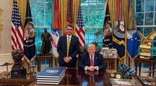 Ainda não está claro se intervenções de Trump vão ajudar ou atrapalhar Flávio Bolsonaro, diz New York Times