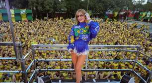 Claudia Leitte faz aquecimento para a Copa e Carnaval fora de época na Micareta São Paulo; veja fotos e vídeos
