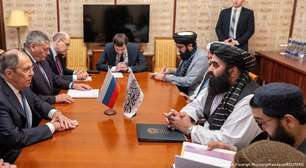 O que está por trás da aproximação entre Rússia e o Talibã