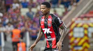 Cacá celebra momento no Vitória e prega concentração para decisão da Copa do Nordeste