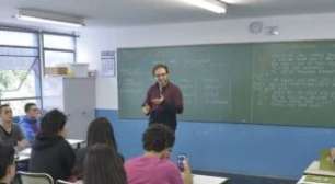 Prefeitura em Pernambuco abre seleção com 55 vagas para professor com salários de até R$ 5.130,63