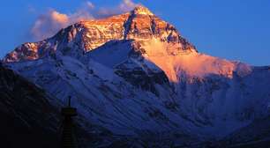 Guia encontrado vivo após seis dias desaparecido expõe os perigos extremos enfrentados por quem desafia o Monte Everest