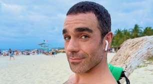 Ator que vive Flávio Bolsonaro em 'Dark Horse' fez reality de namoro e está em novela do SBT