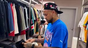 Neymar mostra o que levou na mala da Copa e brinca sobre folga: 'Estou focado'; veja vídeo