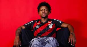 Athletico-PR pagou valor milionário para contratar Rivaldo
