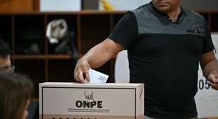 Peruanos começam a votar no segundo turno da eleição presidencial