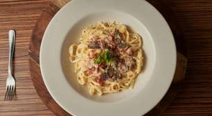 Como fazer macarrão à carbonara light sem perder o sabor original