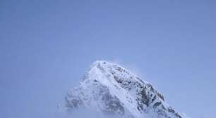 Em 1852, topógrafos descobriram que o Everest media exatos 29.000 pés. Eles acharam a cifra mentirosa e inventaram mais dois