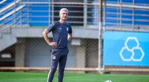 Pressionado, Luís Castro recebe resposta definitiva da direção do Grêmio sobre seu futuro