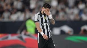 Botafogo toma decisão sobre Alex Telles e acende alerta no elenco
