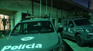 Polícia prende homens por tráfico em bairro de Mairinque ao correrem para Raposo Tavares