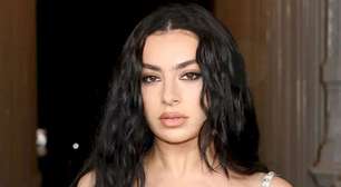 Charli XCX anuncia turnê mundial 'Music, Fashion, Film' e inicia nova era