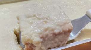 Bolo de coco gelado bem molhadinho com calda de leite de coco, para fazer a alegria de todos