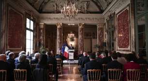 Franceses protestam contra falhas da Justiça após morte de menina de 11 anos