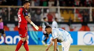 Grêmio perde Carlos Vinícius nos playoffs da Sul-Americana