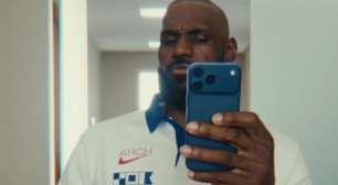 LeBron James aparece com a camisa dos EUA antes da Copa