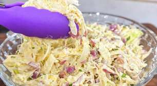 Salada de repolho cremosa e refrescante com um tempero delicioso, um acompanhamento incrível
