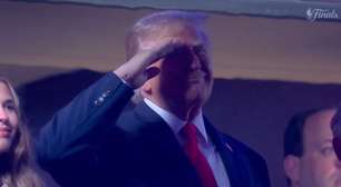 Trump é vaiado por torcedores durante jogo das finais da NBA em Nova York