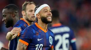 Técnico da Holanda ressalta importância de Memphis na Copa do Mundo e relembra visita ao Corinthians