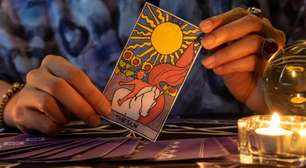 Veja como energizar e cuidar do seu baralho de tarot