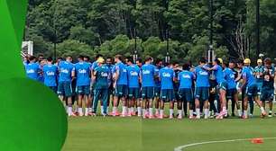 Ancelotti passa por 'corredor polonês' em dia do aniversário; assista