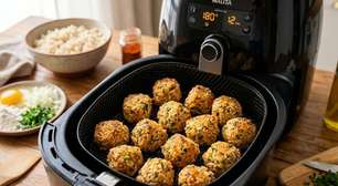 Bolinho de arroz na airfryer: receita saudável, crocante e perfeita para aproveitar sobras