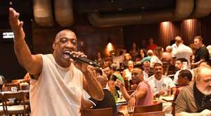 Ito Melodia comanda roda de samba na Feijoada do Teatro Rival