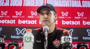 Osvaldo revela bastidor inédito da saída de Léo Condé no Vitória: "Nunca tinha visto isso"