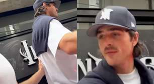 Jacob Elordi se irrita com fã pedindo selfie: 'Não toque em mim'; assista