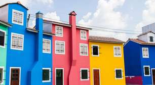 A revolução das cores: Por que as pessoas cansaram de morar em casas que parecem consultórios